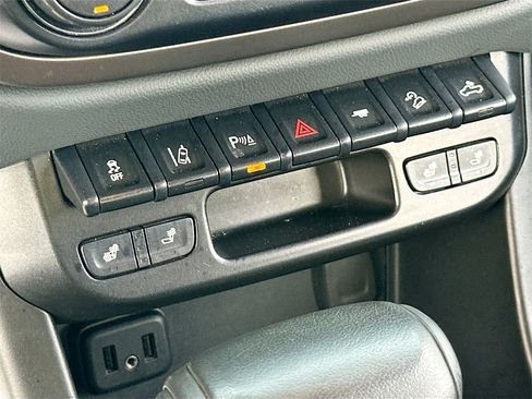Used 2021 Chevrolet Colorado Z71 w/ Safety Package image 19