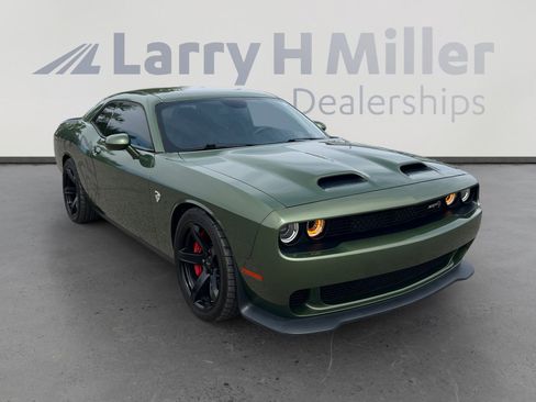 Used 2019 Dodge Challenger SRT Hellcat w/ Laguna Leather Package RWD image 7