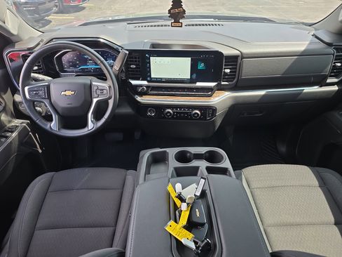 Used 2023 Chevrolet Silverado 1500 LT AWD/4WD image 11