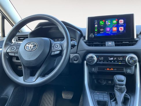 Used 2025 Toyota RAV4 XLE AWD/4WD image 10