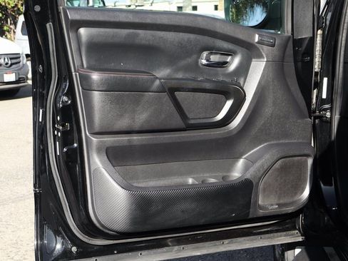 Used 2021 Nissan Titan PRO-4X w/ Pro-4x Convenience Package image 16