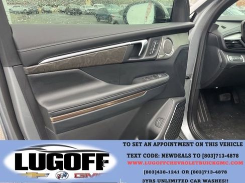 New 2026 Buick Enclave Avenir w/ Super Cruise Package FWD image 5