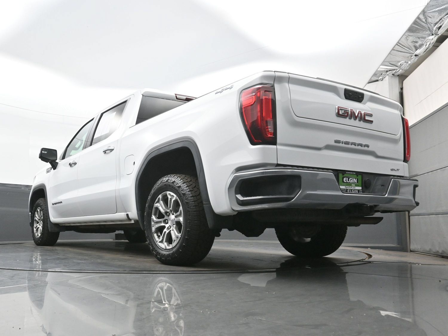 Used 2024 GMC Sierra 1500 SLT AWD/4WD image 30