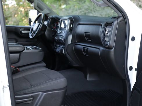 Used 2025 Chevrolet Silverado 2500 Custom w/ Custom Value Package AWD/4WD image 31