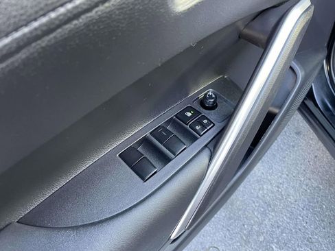 Used 2024 Toyota Corolla Cross LE image 27