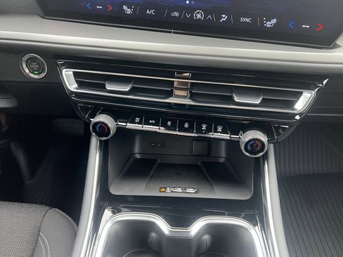 New 2026 Chevrolet Traverse LT w/ Driver Confidence Package image 8