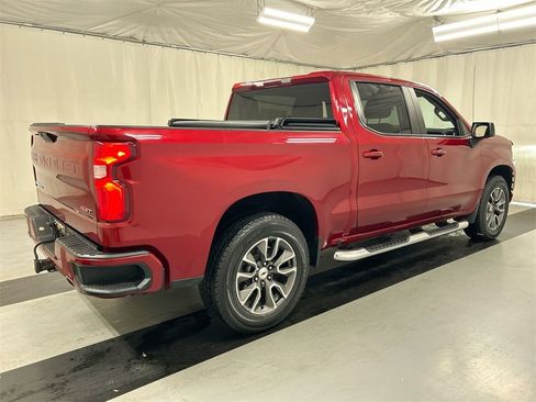 Used 2021 Chevrolet Silverado 1500 RST image 2