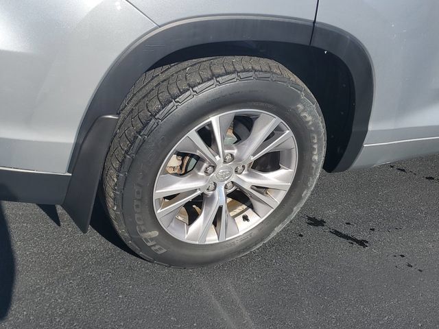 Used 2014 Toyota Highlander Plus AWD/4WD image 5
