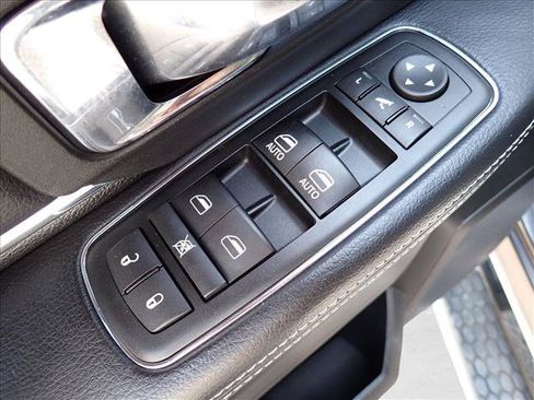 Used 2015 RAM 1500 Laramie w/ Convenience Group AWD/4WD image 15
