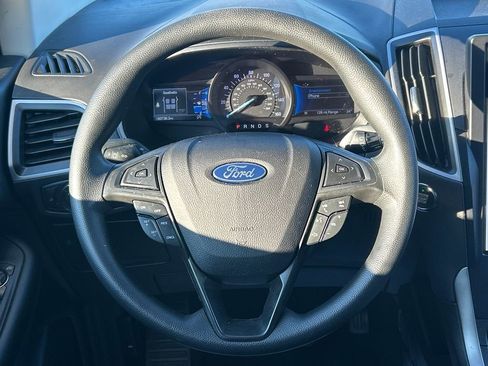 Used 2022 Ford Edge SE w/ Black Appearance Package image 16