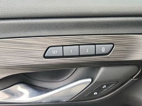 Used 2023 GMC Terrain SLT image 24