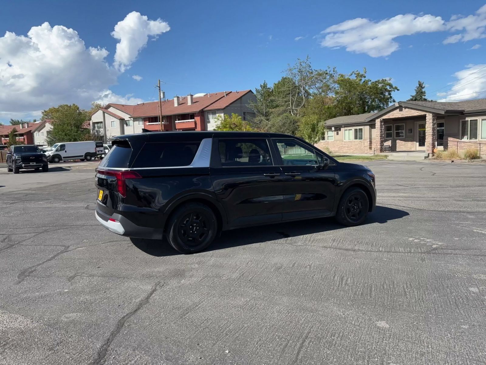 Used 2026 Kia Carnival FWD image 13