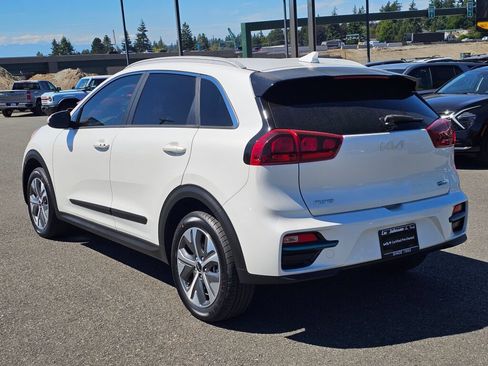 Certified 2022 Kia Niro EX FWD image 7
