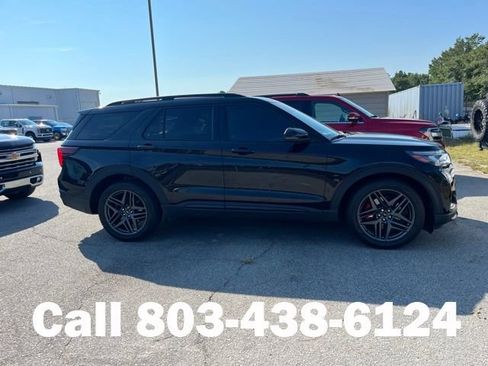 Used 2025 Ford Explorer ST AWD/4WD image 2