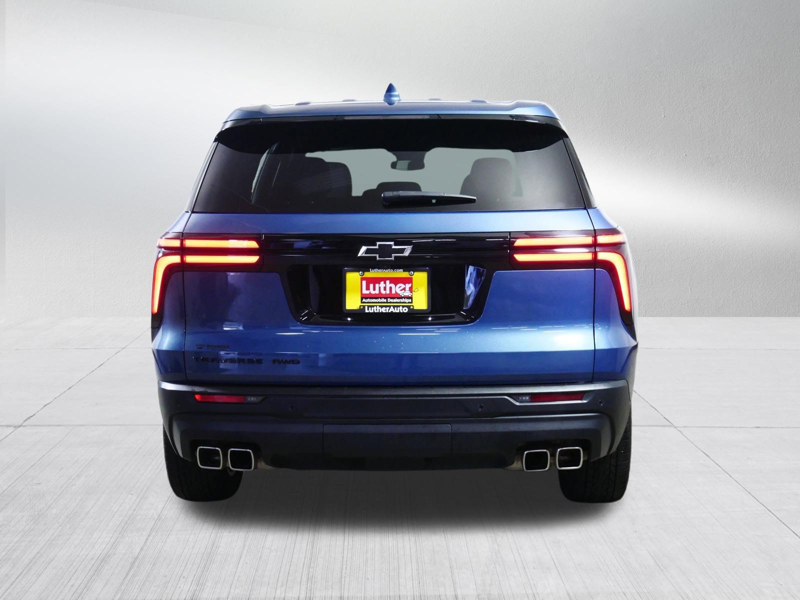 Used 2024 Chevrolet Traverse LS w/ Midnight/Sport Edition AWD/4WD image 5