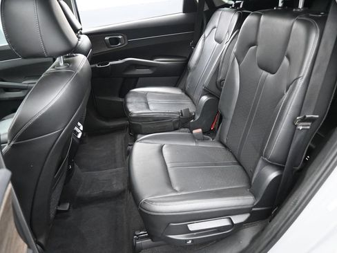 Used 2023 Kia Sorento EX FWD image 31