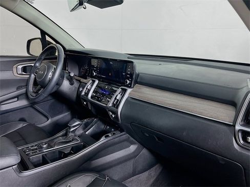 Used 2023 Kia Sorento X-Line EX image 40