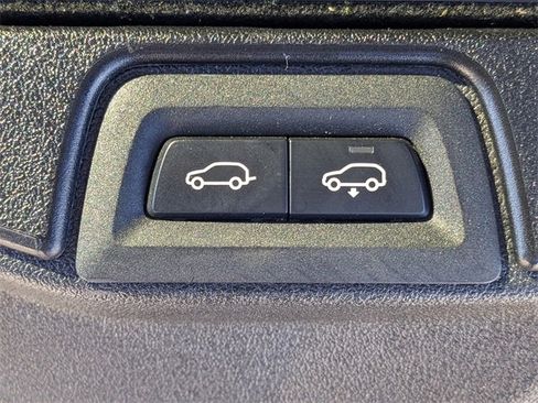 Used 2019 BMW X5 xDrive50i w/ M Sport Package image 11