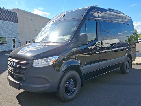 New 2025 Mercedes-Benz Sprinter 2500 image 2
