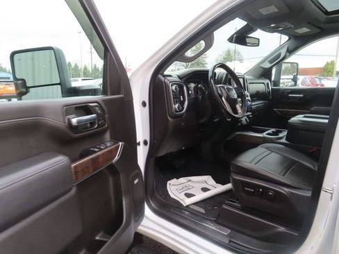 Used 2022 GMC Sierra 3500 Denali AWD/4WD image 19