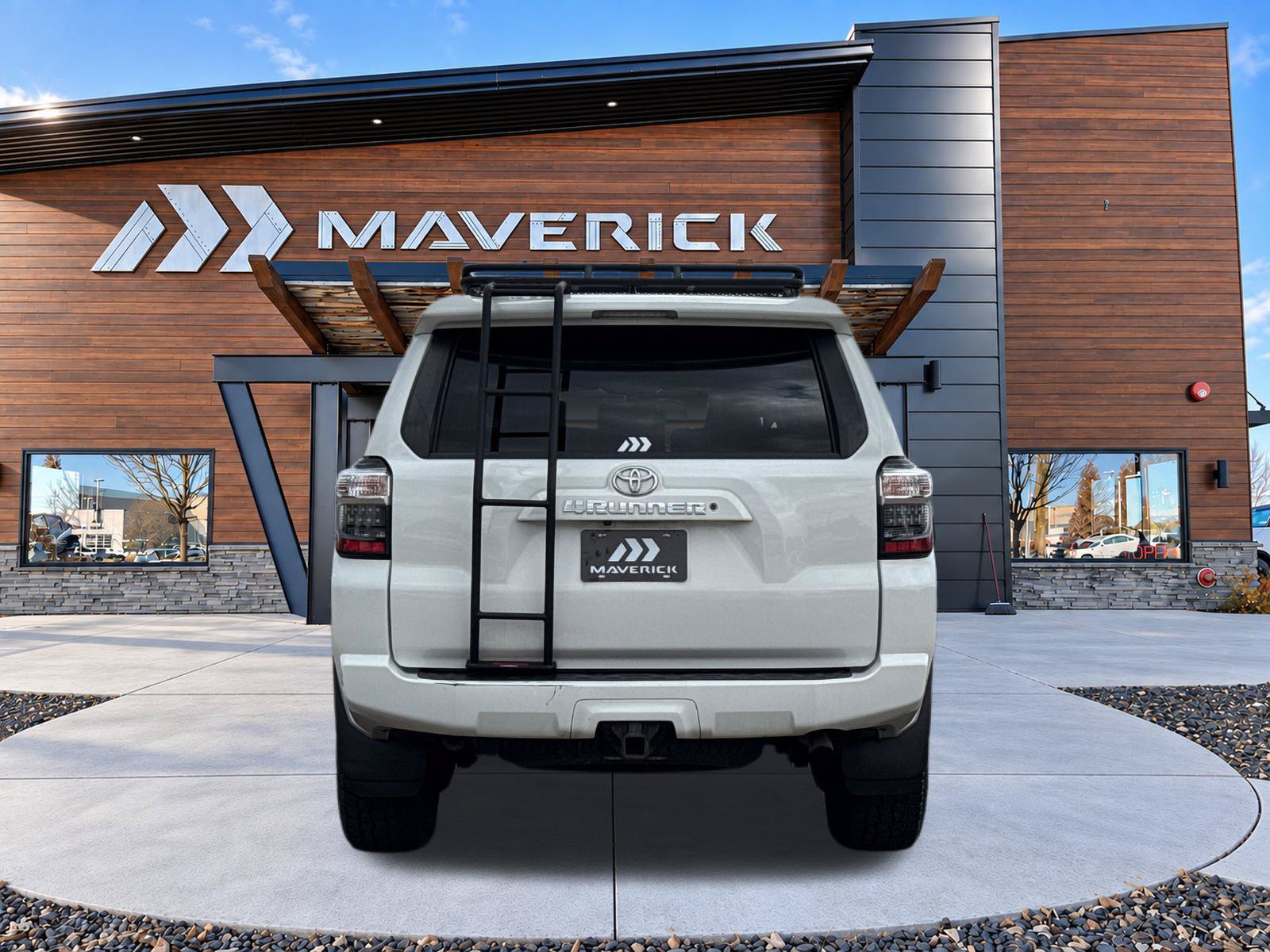 Used 2018 Toyota 4Runner SR5 Premium AWD/4WD image 9