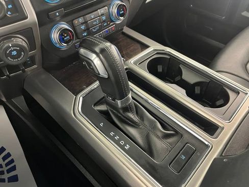 Used 2017 Ford F150 Platinum w/ Equipment Group 701A Luxury AWD/4WD image 34