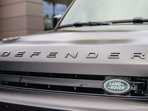 Used 2023 Land Rover Defender 130 X-Dynamic SE AWD/4WD image 10
