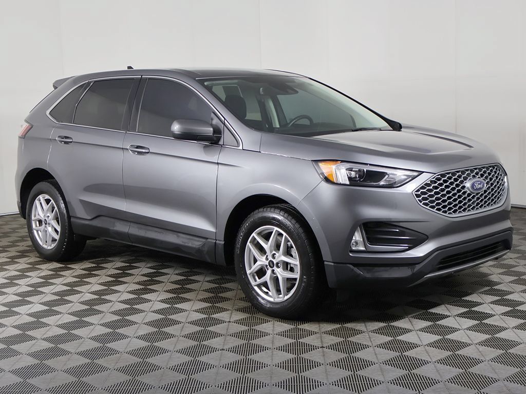 Used 2024 Ford Edge SEL w/ Convenience Package AWD/4WD image 2