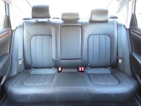 Used 2020 Volkswagen Passat 2.0T SEL image 22