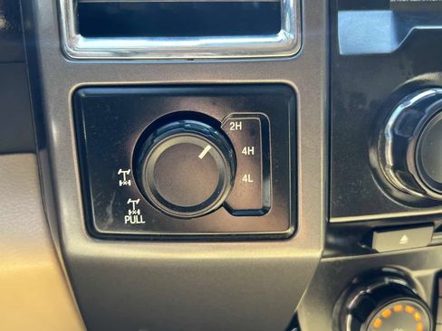 Used 2015 Ford F150 XLT w/ Equipment Group 302A Luxury AWD/4WD image 11
