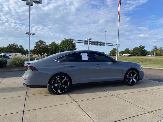 Used 2023 Honda Accord Sport image 12