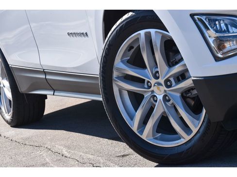 Used 2018 Chevrolet Equinox Premier image 9