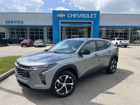 New 2026 Chevrolet Trax RS FWD image 2