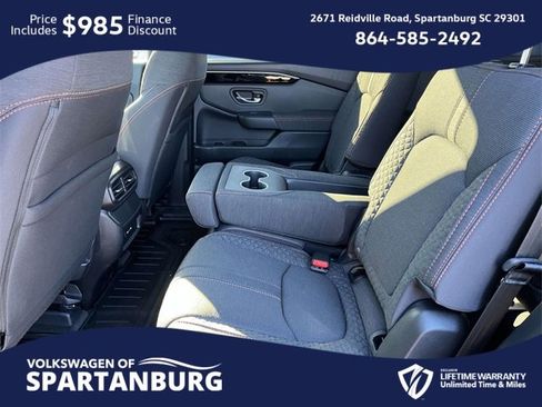 Used 2025 Honda Pilot Sport image 11