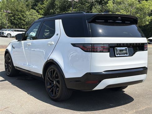 Used 2024 Land Rover Discovery Dynamic SE AWD/4WD image 24