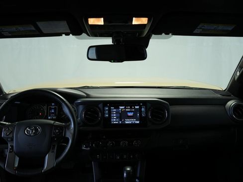 Used 2019 Toyota Tacoma TRD Off-Road w/ Technology Package image 23