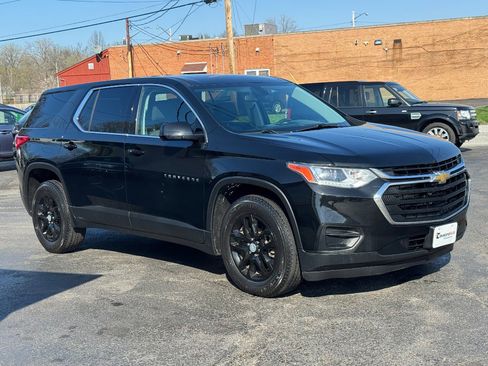 Used 2019 Chevrolet Traverse LS AWD/4WD image 4