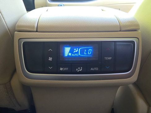 Used 2019 Toyota Highlander XLE AWD/4WD image 33