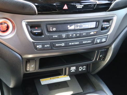 Used 2022 Honda Pilot Special Edition image 17