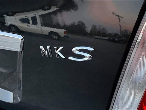 Used 2009 Lincoln MKS image 24