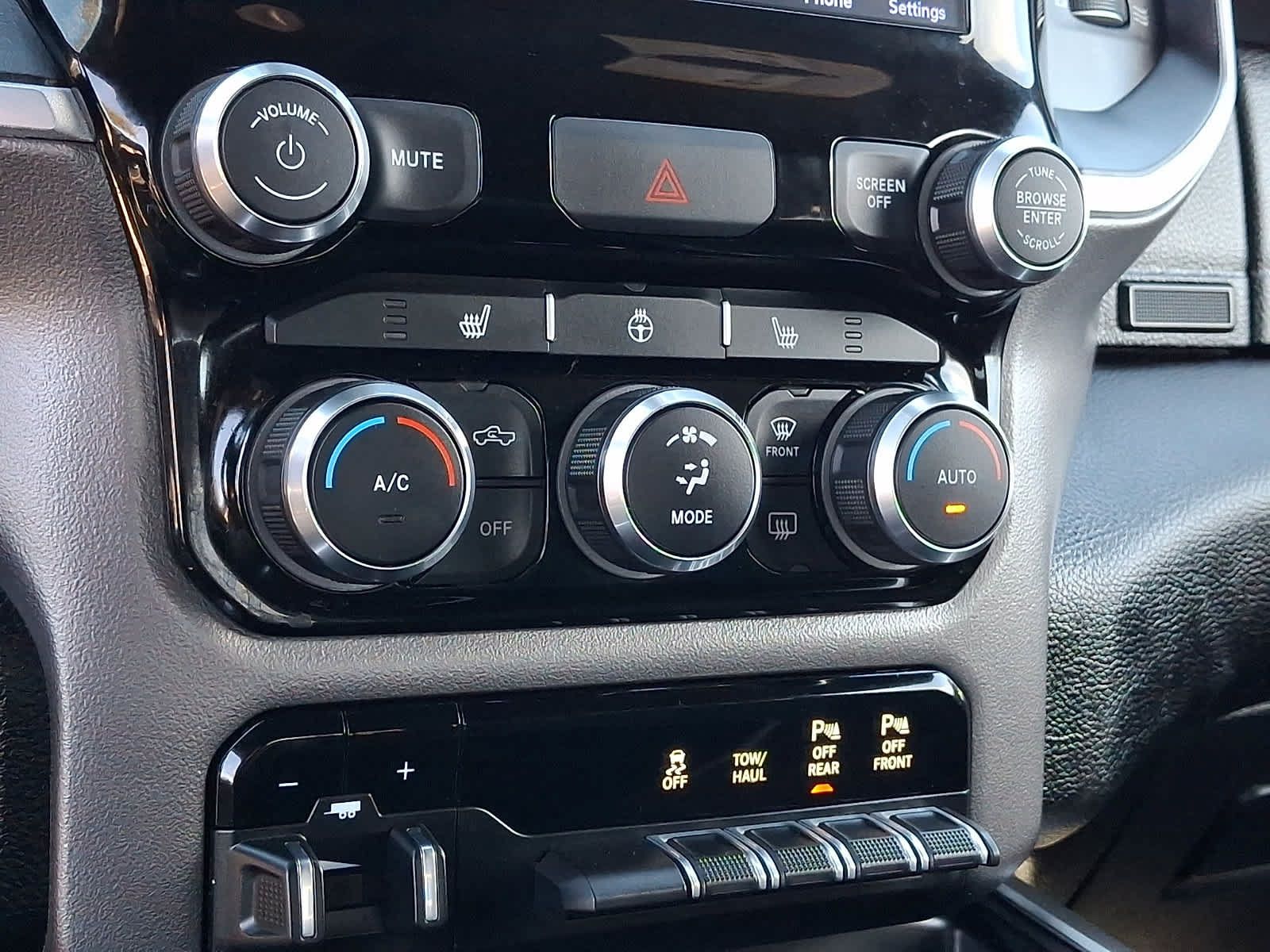 Used 2019 RAM 1500 Big Horn AWD/4WD image 18