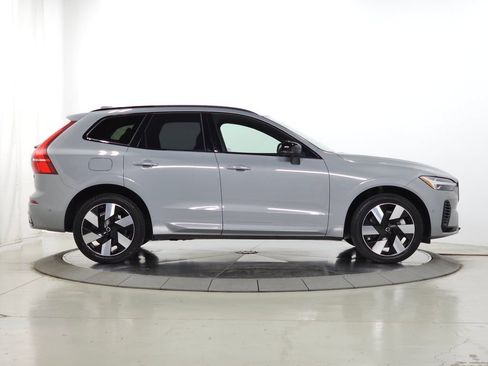 Used 2024 Volvo XC60 T8 Ultimate w/ Protection Package Premier AWD/4WD image 14