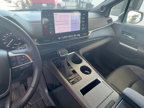 Used 2024 Toyota Sienna XSE w/ XSE Premium Package image 14