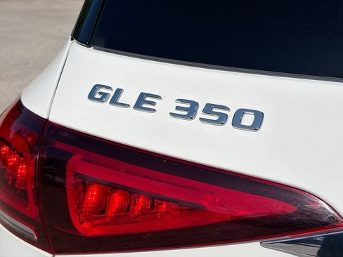 Used 2022 Mercedes-Benz GLE 350 4MATIC w/ Premium Package image 11
