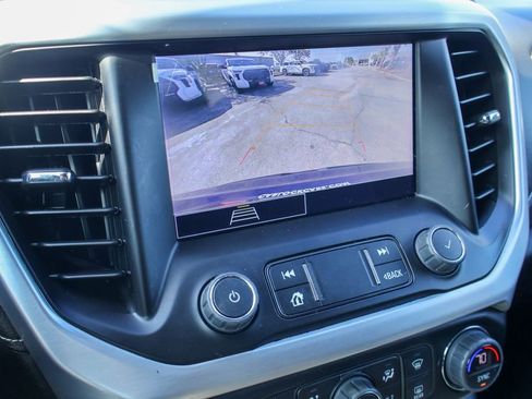 Used 2023 GMC Acadia SLE w/ Elevation Edition image 4