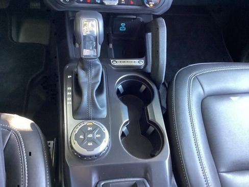 New 2025 Ford Bronco Badlands image 59