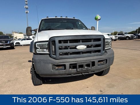 Used 2006 Ford F550 4x4 Regular Cab Super Duty image 2