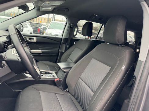Used 2022 Ford Explorer XLT image 15