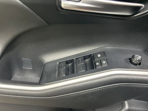 Used 2023 Toyota Highlander XLE image 26