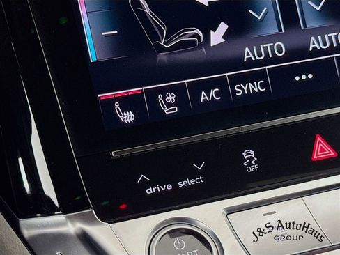 Used 2022 Audi e-tron Chronos w/ Chronos Package image 27